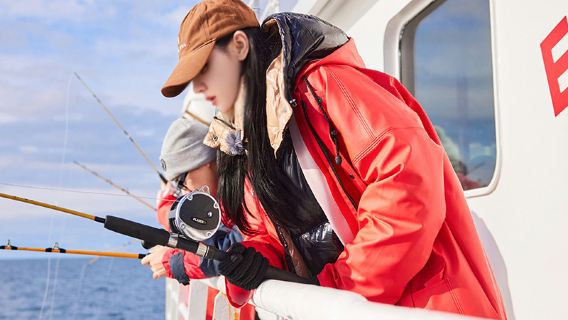 Disfrute de una excursión de pesca de altura en crucero en Reikiavik o Hauganes, Islandia (la misma experiencia que en el reality actividad"Divas Hit the Road" + avistamiento de ballenas opcional o audioguía).