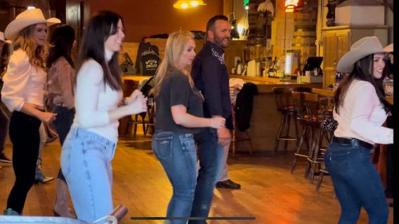 Nashville: Lớp học nhảy theo hàng với video lưu niệm