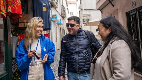 Lisbon Highlights: Private Tuk Tuk Sightseeing City Tour