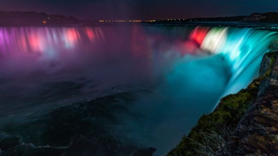 Chutes du Niagara : visite nocturne avec feux d'artifice, promenade en bateau et dîner