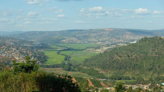 Kigali: caminata narrativa en Gatsata Village hasta el monte Jali