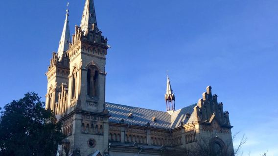 喬治亞巴統｜ 旅遊陪同翻譯｜ 展會｜ 商務考察洽談｜ 自由行地接｜接機 （可私人定制）