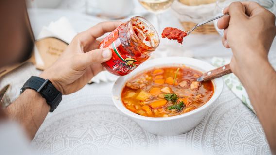 Tour Gastronomico di Budapest: Dal Mercato alla Taverna con 12+ Degustazioni e Vini