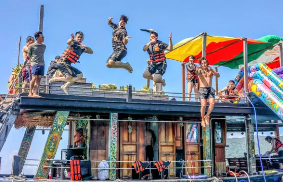 芽莊半日浮潛體驗附船上燒烤