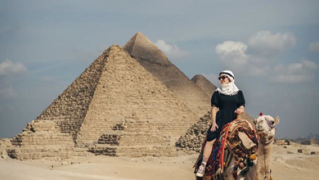 Cairo Mini Group Trip (The Pyramids + the Old Museum)