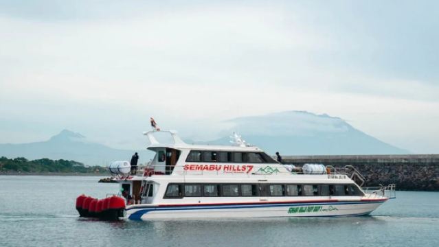 Indonesia Bali Nusa Penida biglietto per la barca noleggio con conducente esclusivo motoscafo sola andata andata e ritorno Nusa Penida Island