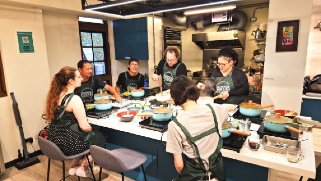 Mercato tradizionale di Dadaocheng ed esperienza di cucina autentica taiwanese