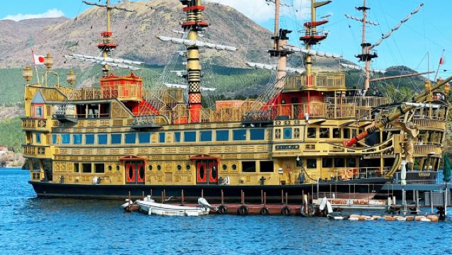 Japan One-Day Tour: Mt. Fuji, Hakone, Owakudani, Lake Yamanaka & Oshino Hakkai