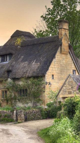 1-day tour to Cotswolds AONB + Bath from London [Round-trip English-speaking group | Optional tickets included]