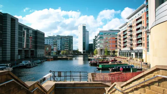 Leeds: Daily Guided City Center Walking Tour (10:30am)