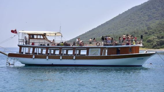 Bodrum: Orak Island Boat Tour with Swim Stops and Lunch