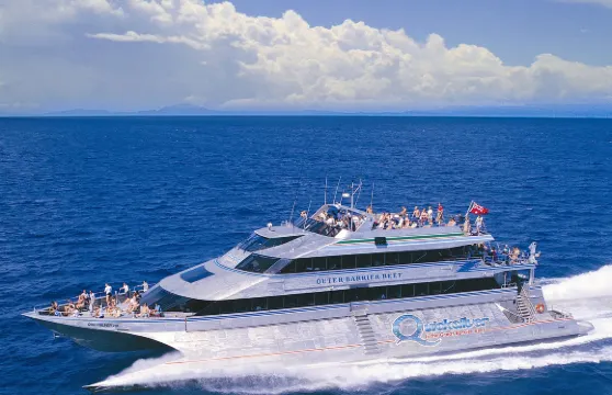 開恩茲大堡礁銀梭號遊船一日遊【含午餐/浮潛丨可選直升機】