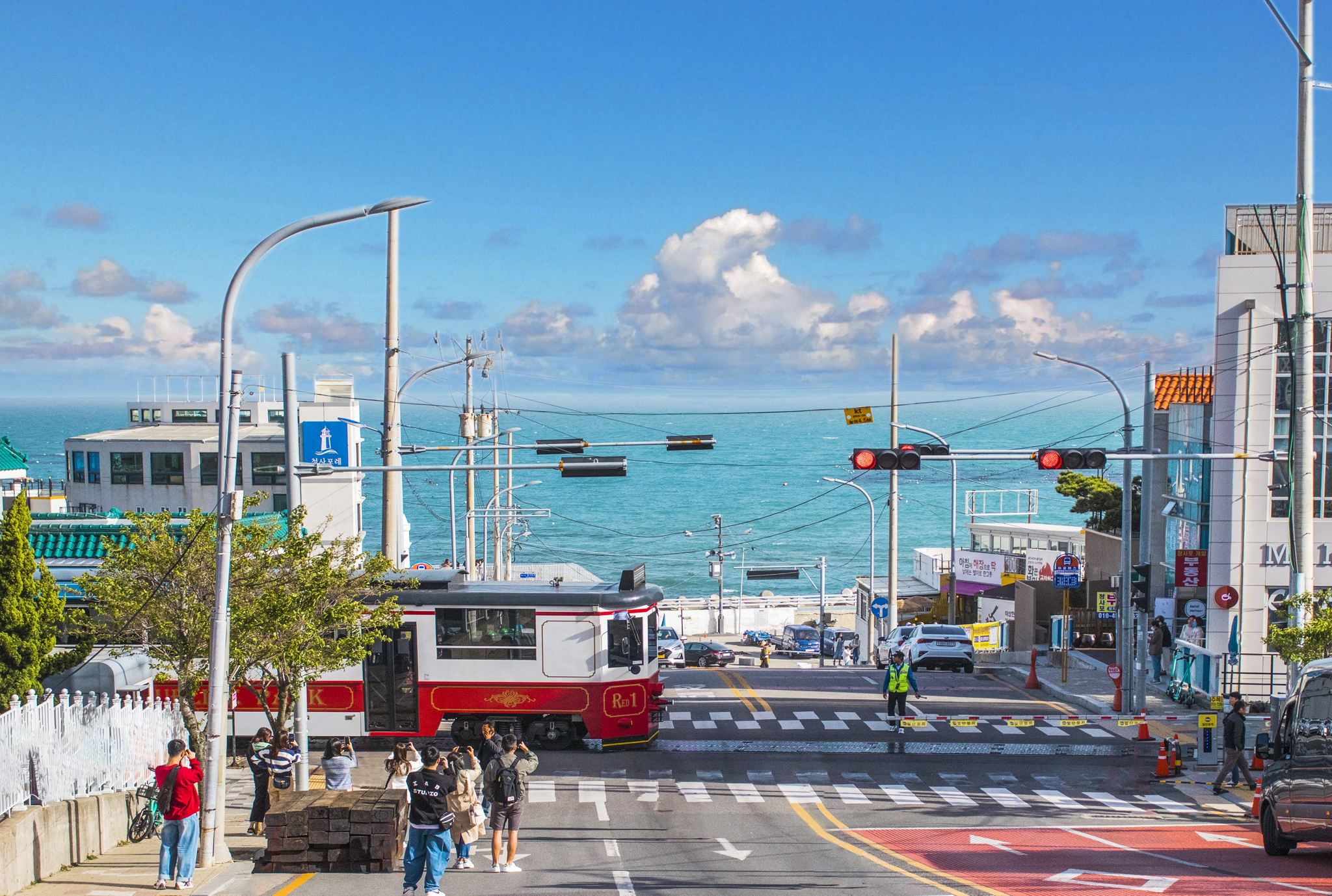 Busan One Day City Tour with Blueline Park Songjeong Beach Train (Haedong Yonggungsa Temple + Songdo Skywalk + Gamcheon Culture Village)