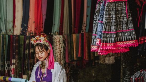 チェンマイ発｜ゴールデントライアングル+ワットロンクン+首長族 チェンライ日帰りツアー（日本語ガイド）