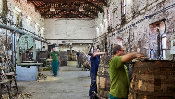 Cockburn's Cellars e John Smith's Room: visita guidata e degustazione di vini