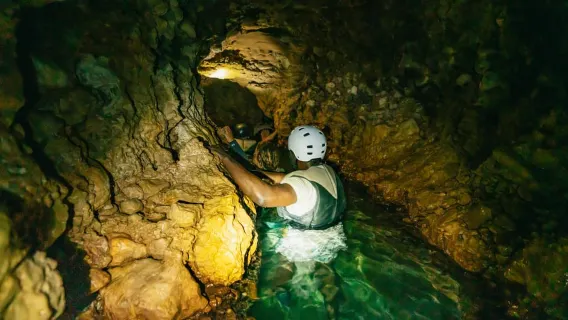 Mallorca: Tour de kayak, cueva marina, salto de acantilado y snorkel