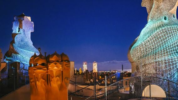 Casa Milà - La Pedrera: Visita guiada nocturna + Cena opcional