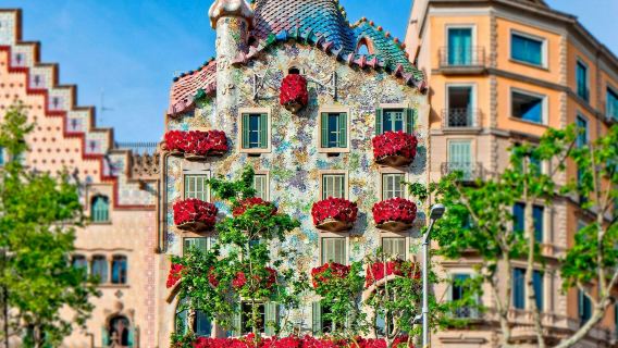 Barcelona & Gaudí's Art Work: Bus Tour from Lloret