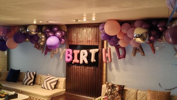 【上海遊艇15888佈置遊艇圓桌中餐套餐】上海外灘 70尺雙體豪華遊艇包船夜遊黃浦江90分鐘