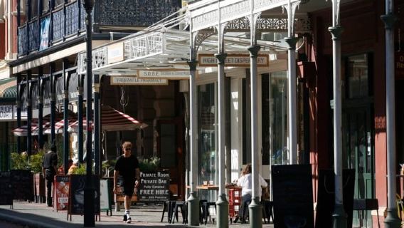 Perth & Fremantle Tour with Scenic Swan River Cruise