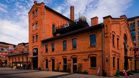 Warsawa: Tur Museum Vodka Polandia dengan Mencicipi