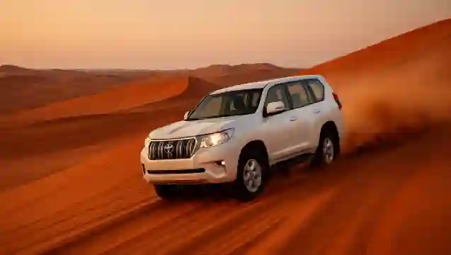 杜拜傍晚沙漠探險含接送服務、滑沙、騎駱駝及燒烤晚餐