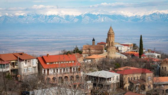 Georgia: Sighnaghi + Sighnaghi old city + wine estate + tunnel wine cellar