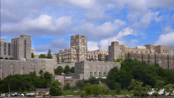 美國紐約西點軍校+伍德伯裡奧特萊斯【中文包車一日遊】