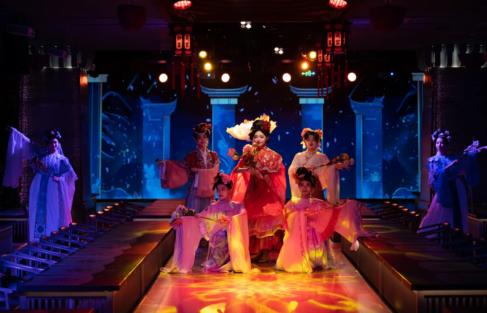 Suzhou Wugong Imperial Banquet Immersive Culinary Experience|Includes Hanfu + royal banquet + ancient-style games + dance performance