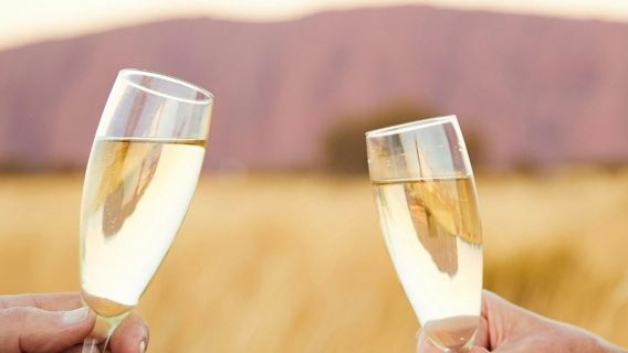 Uluru: Sacred Sites & Sunset Tour + Transfer + Snacks