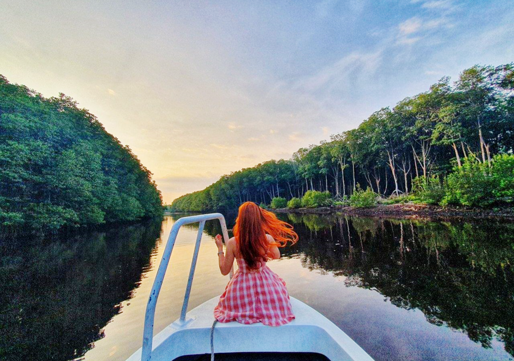 Kota Kinabalu Kawa Mangrove + Fireflies + Dream Beach day tour (includes transfer + dinner)