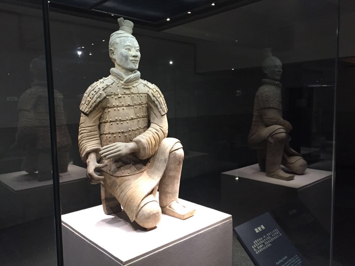 Private charter for 2-6 people: Emperor Qinshihuang's Mausoleum Site Museum + City Wall + Big Wild Goose Pagoda exterior + Grand Tang Mall