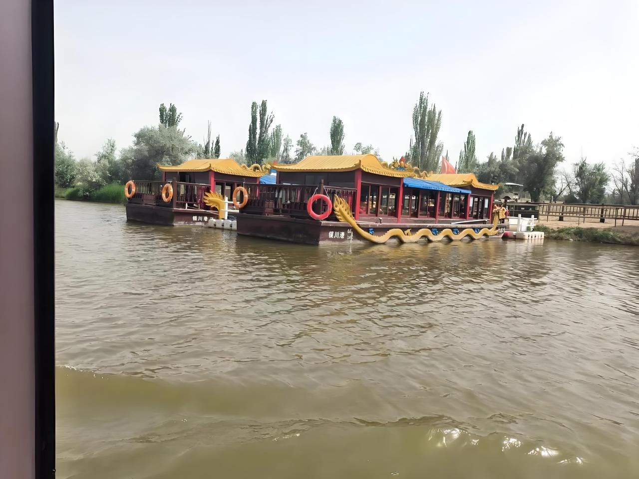 Perjalanan satu hari dengan layanan bahasa Inggris sewa kendaraan pribadi ke Danau Pasir Yinchuan + 