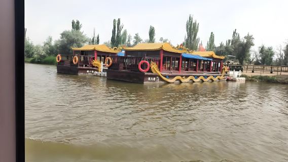 Excursión de un día con servicio de coche privado con conductor en Yinchuan: Lago Shahu + Antiguo Vado de Huangsha + Museo de Ningxia + Parque Lanshan con servicio en inglés