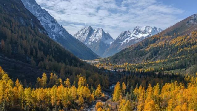 Lawatan sehari Chengdu pergi-balik ke Gunung Empat Gadis dan Lembah Shuangqiao (puncak gunung salji + syurga awan + pengangkutan pergi-balik)