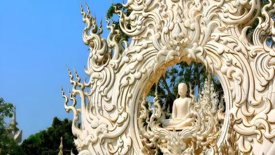 Quick Escape: CHIANG RAI Iconic White, Blue Temple, Black House Museum Day Tour