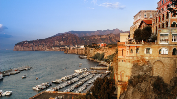 義大利那不勒斯來回【波西塔諾+索倫托】中文包車海岸一日遊