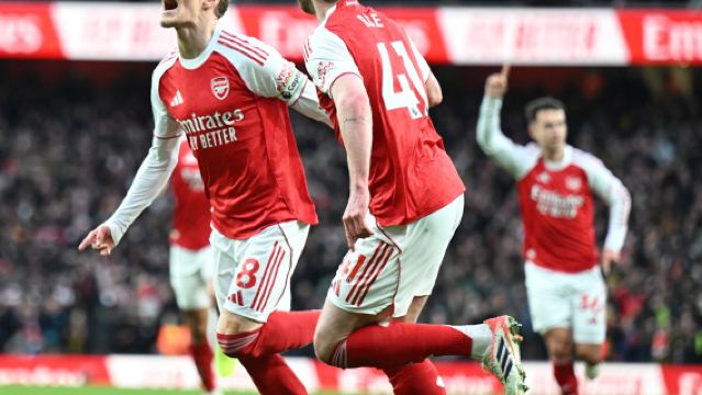 Réservation de billet d'entrée pour la finale de la Carabao Cup 2026 au Stade de Wembley - Tarif unique [Vivez une expérience immersive du charme du football lors de la finale de la Carabao Cup]