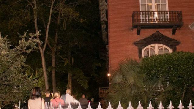 13 Ghosts, Voodoo, Murder & Mystery Tour - Savannah, GA