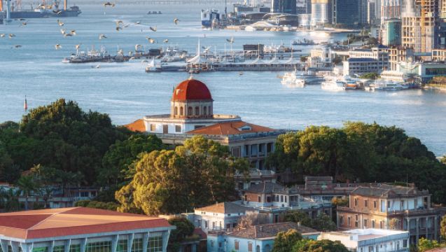 Xiamen citywide: Manual tour commentary/business translation/guide/local guide services available in Chinese! English! Russian! French! Other languages available upon request. Please inquire before booking for customized matching.