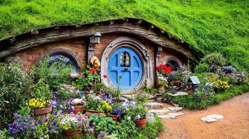 Hobbiton village + Rotorua tour from Auckland with Wai-O-Tapu thermal wonderland Day Tours