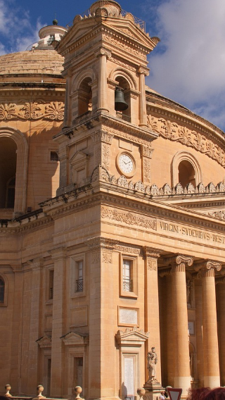 1-day private chartered tour to Mosta Rotunda, Mdina Old City Fortress and Fort St Angelo