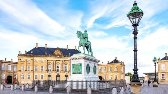 Copenhagen City Highlights Group Walking Tour