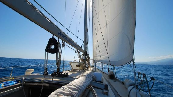 La Spezia: Full-Day Cinque Terre Sailing Tour