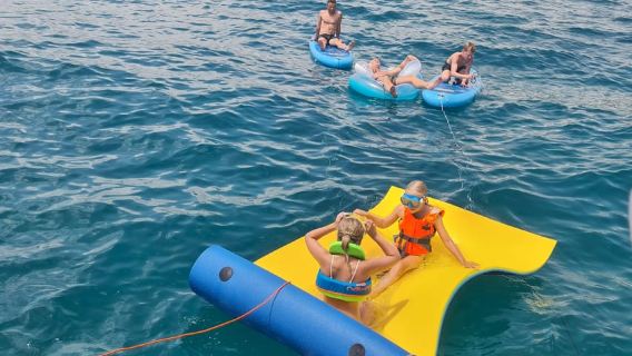 Torrevieja: Adventure tour on the catamaran Apaleo for 2 or 3 hours