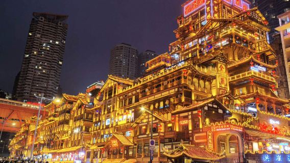 Tour di un giorno a Chongqing | Funivia che attraversa l'edificio, Sala dell'Assemblea Popolare, antica città di Ciqikou, grotte di Hongya | Piccolo gruppo di alta qualità con traduttore