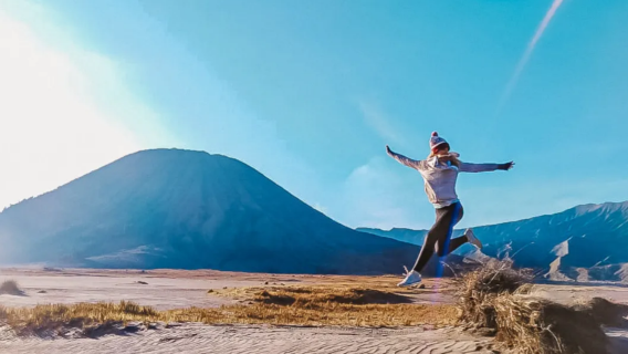 Sewa kendaraan pribadi berbahasa Mandarin/Indonesia · Tur melihat matahari terbit di Gn. Bromo dan Air Terjun Madakaripura dari Surabaya · Termasuk tiket masuk