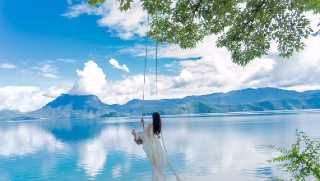 瀘沽湖ワンデーツアー2-14人少人数ツアー【独立ツアーにアップグレード可能・真の純粋な観光|猪槽船で湖遊び】