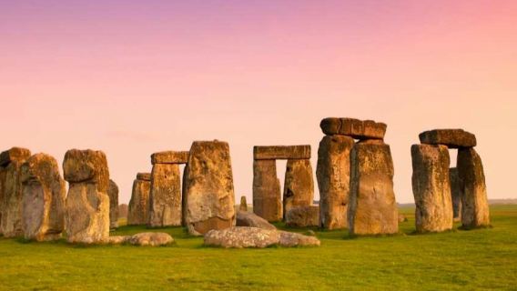 Stonehenge & Bath: Guided Day Trip from London
