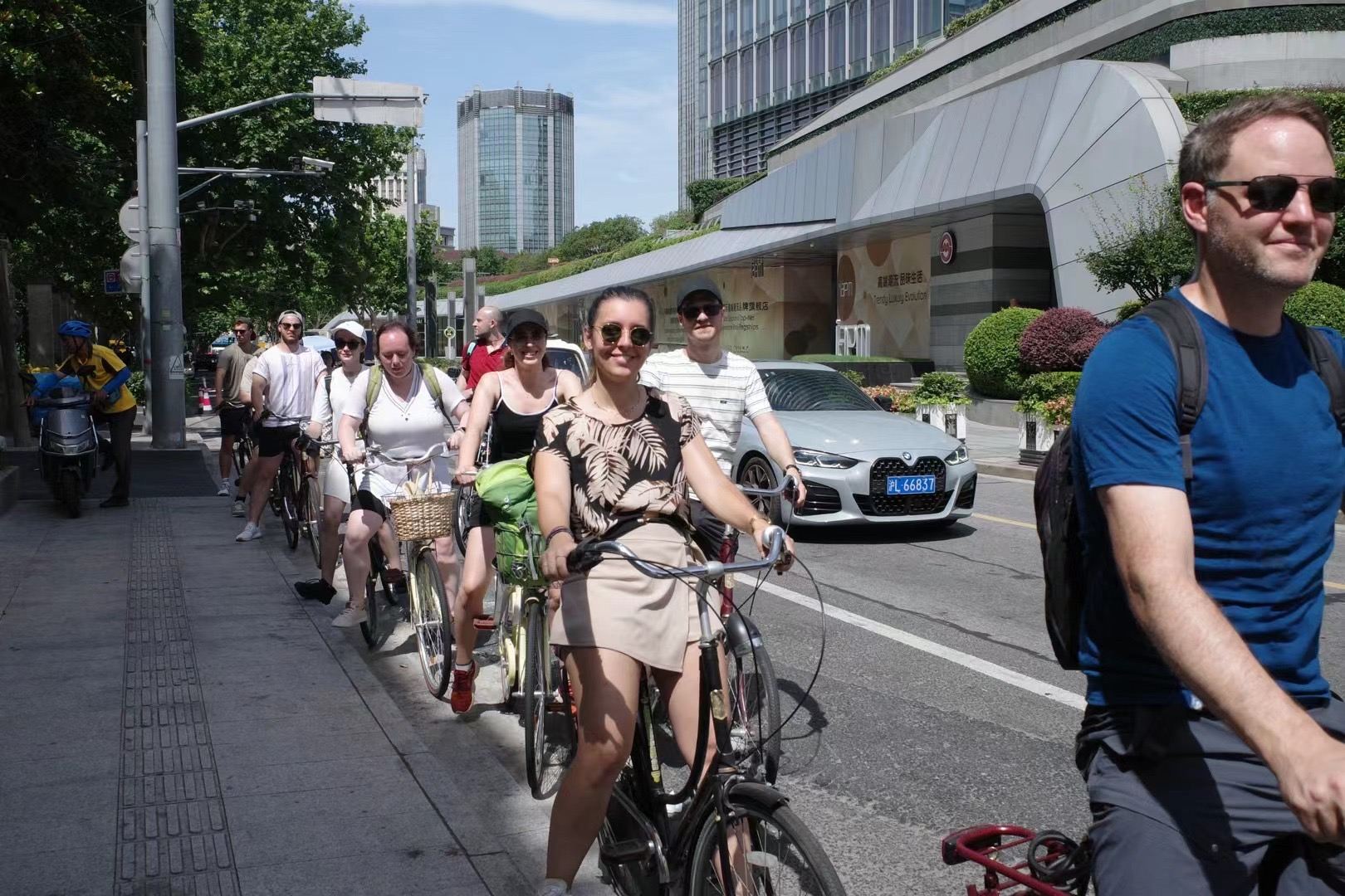 Shanghai half day tour on Bike with Daniel - Eatwith